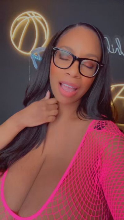 Watch Rhonda - OnlyOneRhonda's leaked NSFW video on TwXstars