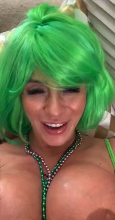 Watch AriellaFerrera's leaked NSFW video on TwXstars