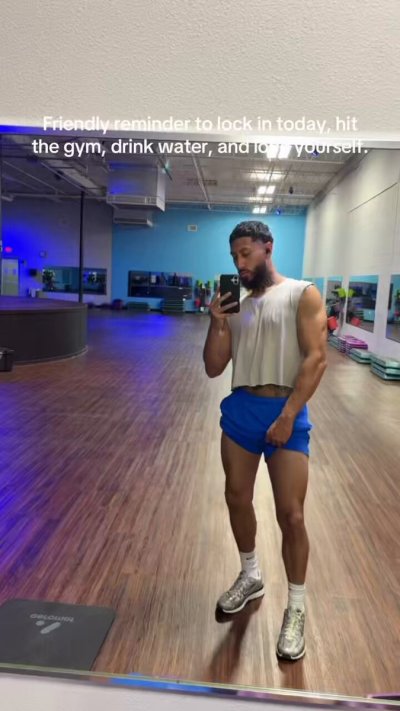 Watch 𝐶ℎ𝑟𝑖𝑠𝑡𝑜𝑝ℎ𝑒𝑟 𝑅𝑎𝑦's leaked NSFW video on TwXstars