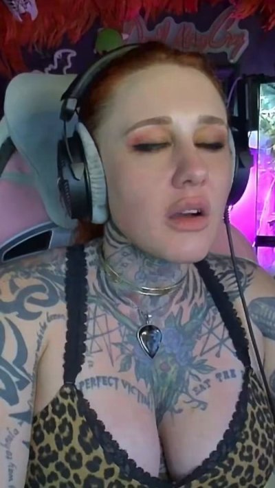 Watch Autumn Ivy- Pax West w/Larian Studios! ✈️'s leaked NSFW video on TwXstars