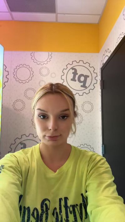 Watch 𝙿𝙸𝚇𝙰𝚁 𝙼𝙾𝙼's leaked NSFW video on TwXstars