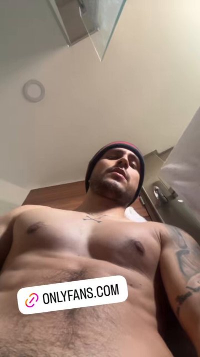 Watch Spartacozz's leaked NSFW video on TwXstars