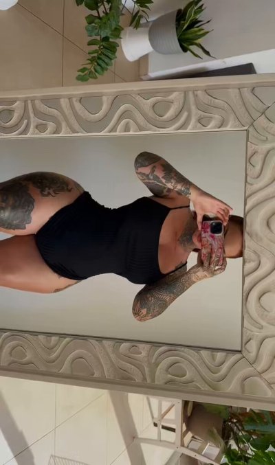 Watch Charlie E ♡'s leaked NSFW video on TwXstars