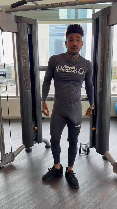 Watch PleasureUU.com's leaked NSFW video on TwXstars