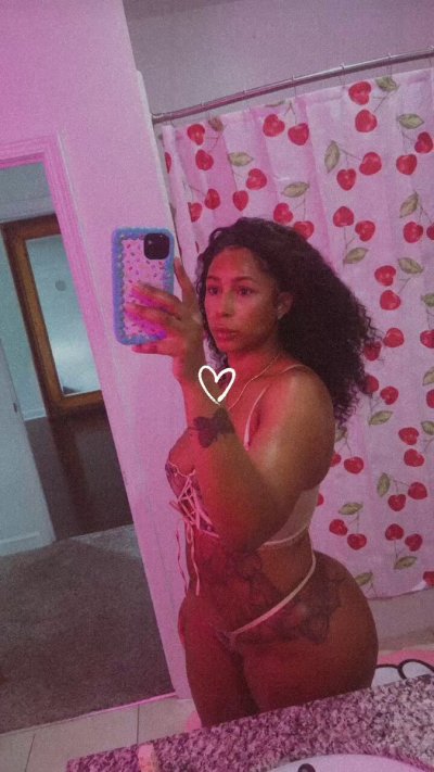 Watch Lady Luscious's leaked NSFW video on TwXstars