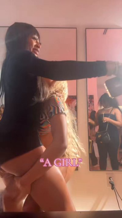 Watch onlyjennafoxx INC's leaked NSFW video on TwXstars