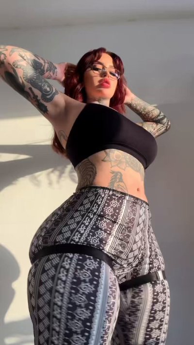 Watch Charlie E ♡'s leaked NSFW video on TwXstars