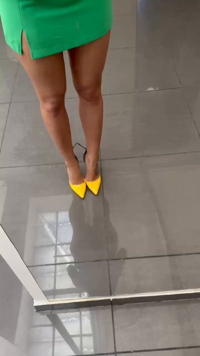 Watch Lady Dee Official's leaked NSFW video on TwXstars