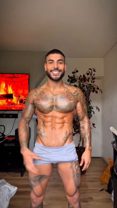 Watch Mr Exotic - 736K's leaked NSFW video on TwXstars