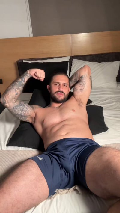 Watch Julian Chase's leaked NSFW video on TwXstars