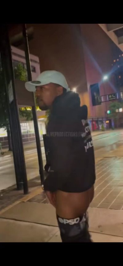 Watch Realivepro Official🎬🔞's leaked NSFW video on TwXstars