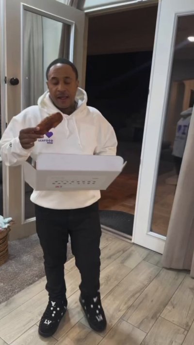 Watch DJ Kam Bennett's leaked NSFW video on TwXstars