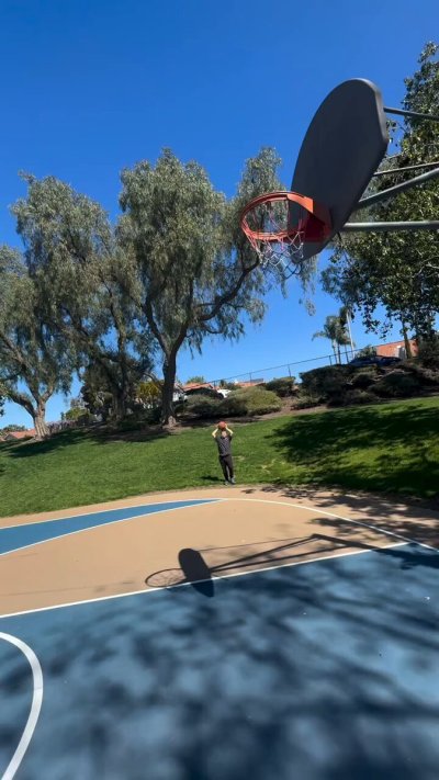 Watch DJ Kam Bennett's leaked NSFW video on TwXstars