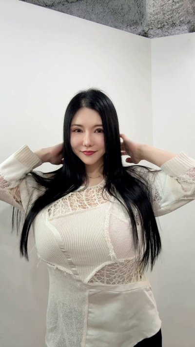 Watch ANRI's leaked NSFW video on TwXstars