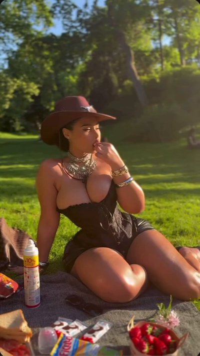 Watch 💕's leaked NSFW video on TwXstars