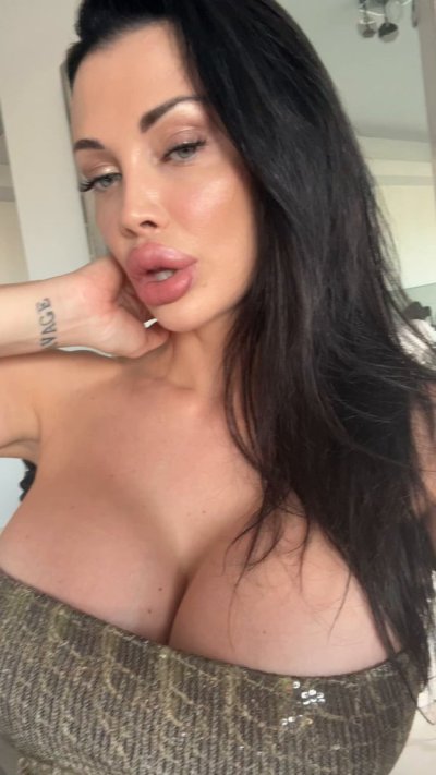 Watch ALETTA OCEAN's leaked NSFW video on TwXstars
