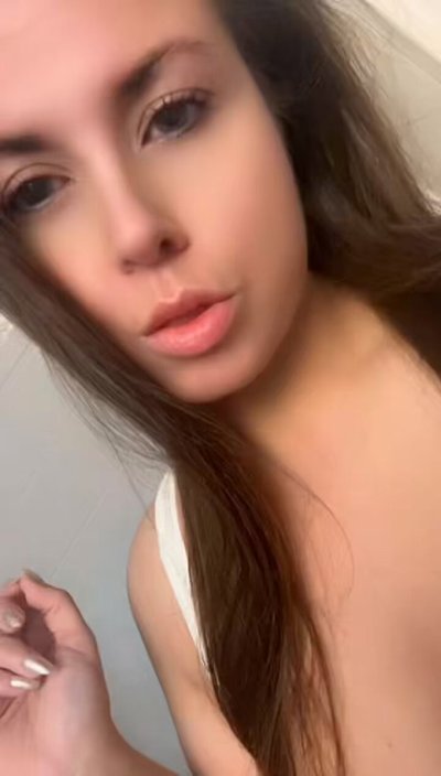 Watch ann_lila's leaked NSFW video on TwXstars