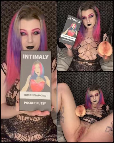 Watch 🇨🇦 Roxxi Diamond 💎's leaked NSFW video on TwXstars