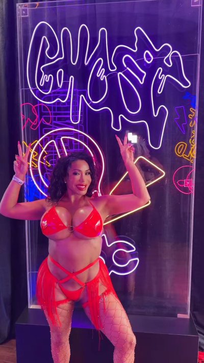 Watch Ava Devine Official's leaked NSFW video on TwXstars