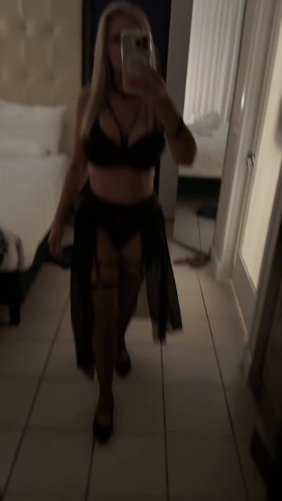 Watch Mrs. Andi's leaked NSFW video on TwXstars