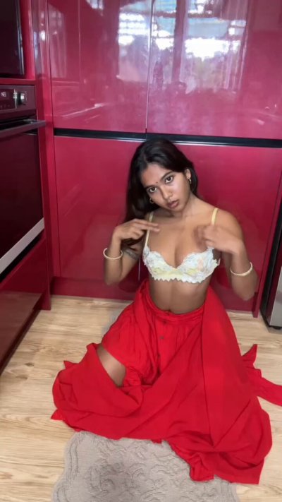Watch MiaZ's leaked NSFW video on TwXstars