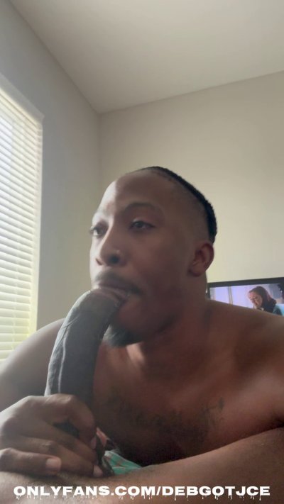 Watch Bronze Papí ✨'s leaked NSFW video on TwXstars