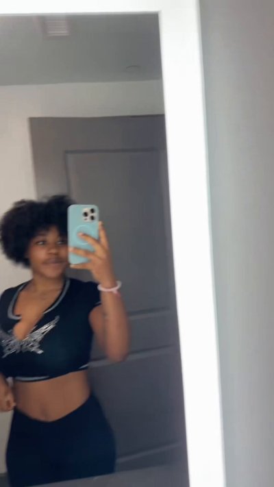 Watch skie 🩷's leaked NSFW video on TwXstars