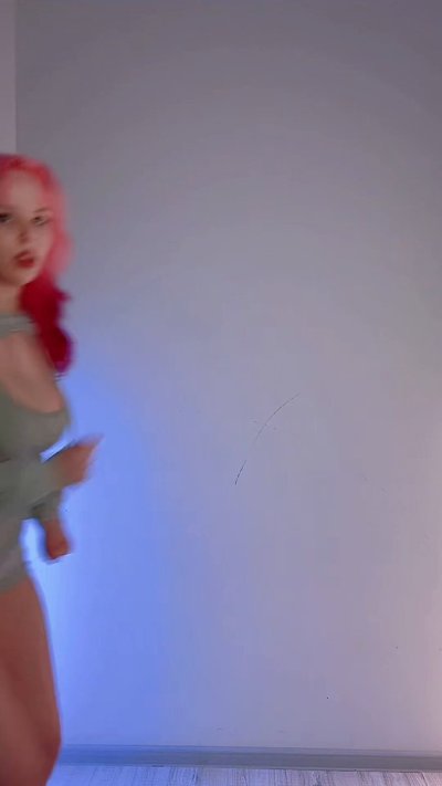 Watch Helly Valentine🔞's leaked NSFW video on TwXstars