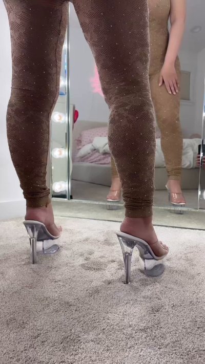 Watch Suki Sin 🌸's leaked NSFW video on TwXstars