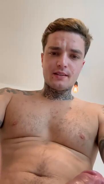 Watch Erick Diaz Oficial's leaked NSFW video on TwXstars