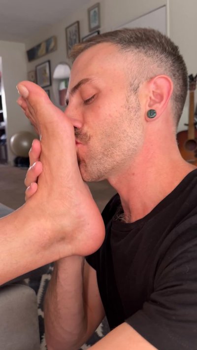 Watch Daniel Gainsbrook's leaked NSFW video on TwXstars