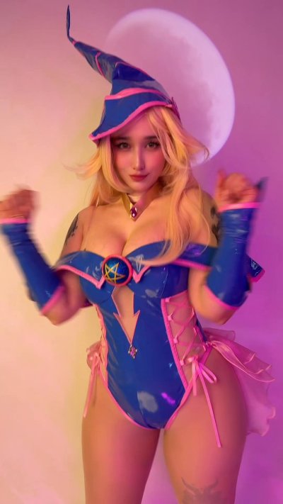 Watch LunaticalWitch's leaked NSFW video on TwXstars