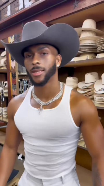 Watch Juanyell Martinez's leaked NSFW video on TwXstars