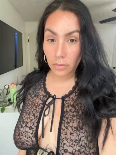 Watch Peachyyy's leaked NSFW video on TwXstars