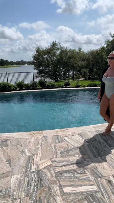 Watch Mrs. Andi's leaked NSFW video on TwXstars