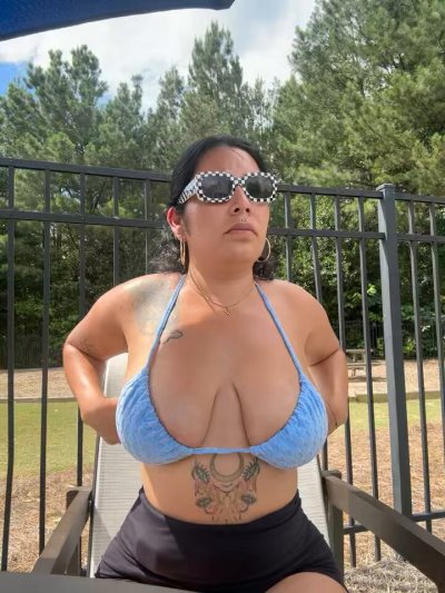 Watch Peachyyy's leaked NSFW video on TwXstars