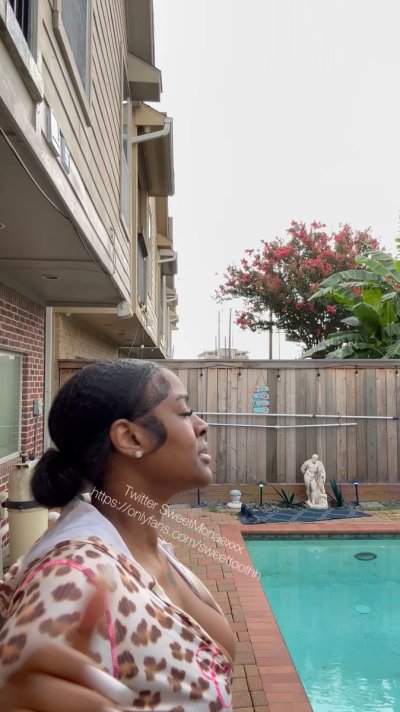 Watch SweetMonaexxx💦👅's leaked NSFW video on TwXstars