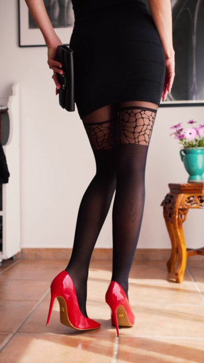 Watch Violet Denier's leaked NSFW video on TwXstars