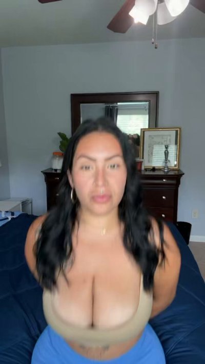 Watch Peachyyy's leaked NSFW video on TwXstars