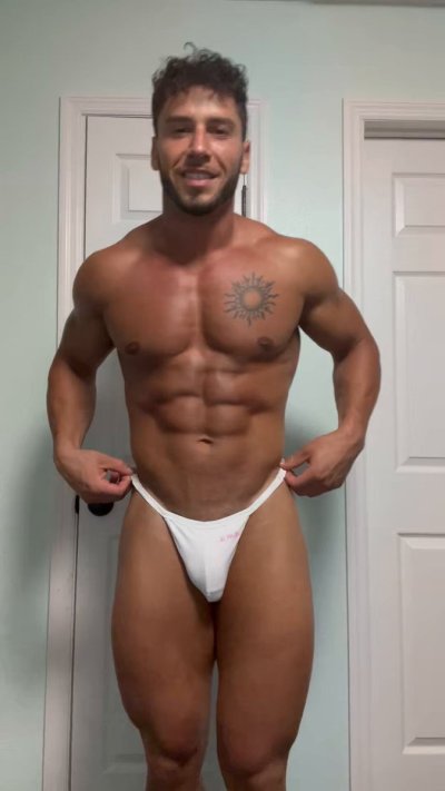 Watch JohnBronco's leaked NSFW video on TwXstars