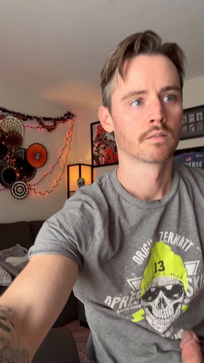 Watch Dan Benson's leaked NSFW video on TwXstars