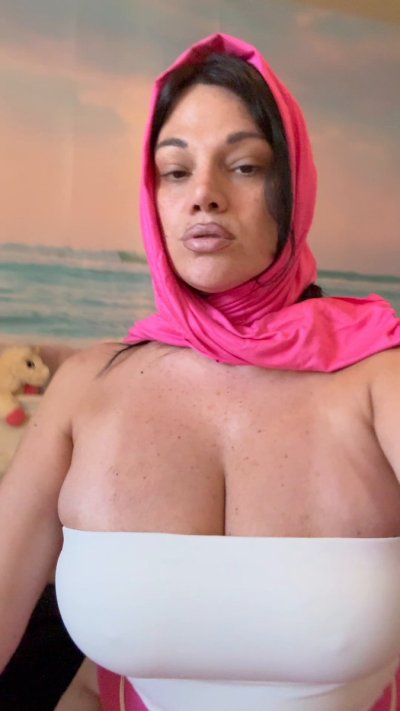 Watch Mona Azar🔥's leaked NSFW video on TwXstars