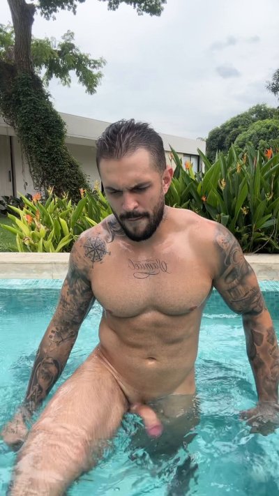 Watch Julian Chase's leaked NSFW video on TwXstars
