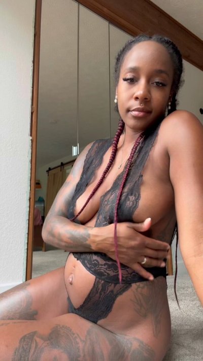 Watch Midnight SG's leaked NSFW video on TwXstars