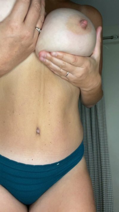 Watch allnaturalmom's leaked NSFW video on TwXstars