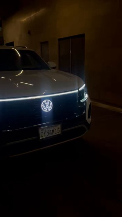 Watch Loe🍭's leaked NSFW video on TwXstars