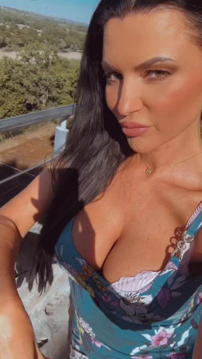 Watch Ania Kinski's leaked NSFW video on TwXstars