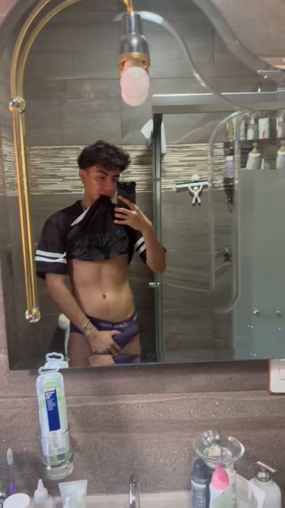 Watch Luca Ambrose's leaked NSFW video on TwXstars