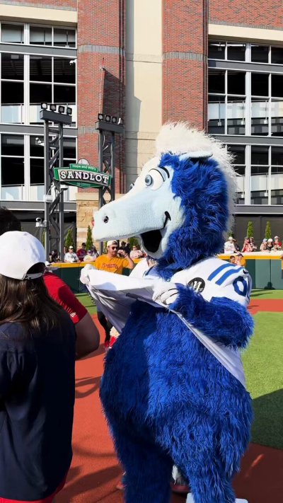 Watch Blue's leaked NSFW video on TwXstars