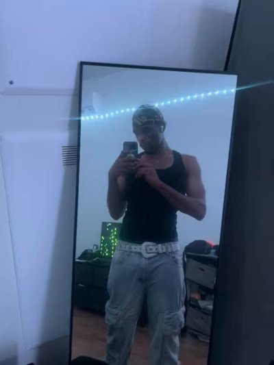 Watch XchangeGod's leaked NSFW video on TwXstars